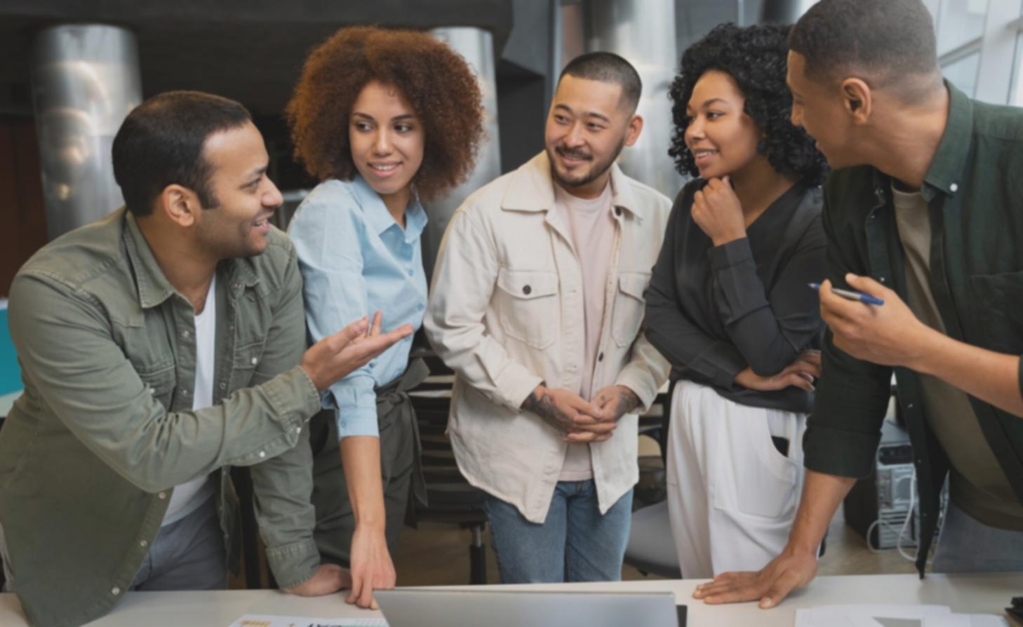 Familia disfrutando de estabilidad financiera